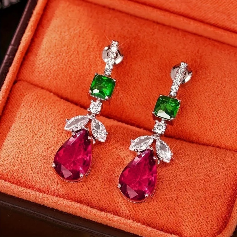 NEW! Elegant Green and Red Drop Earrings. A5-159 - Picture 4 of 6